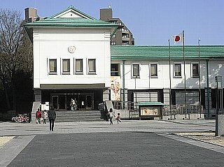 090214徳川美術館建物11.jpg
